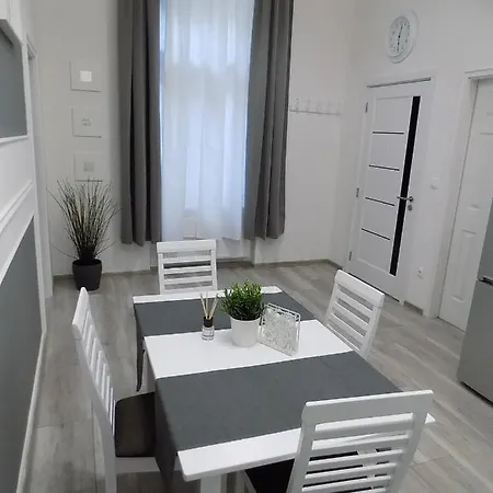 A10 Alkotmany B Apartment Budapest Exterior photo