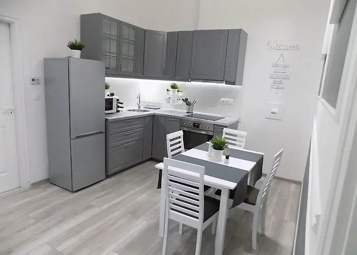 A10 Alkotmany B Apartment