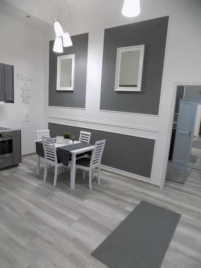 Appartement A10 Alkotmany B Boedapest