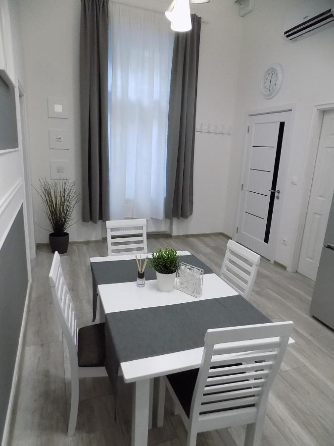 A10 Alkotmany B Apartmán Budapest